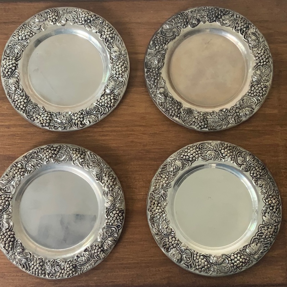 Set of 4 Godinger Silver-Plated Grapevine Wine Coasters (5in) [a]